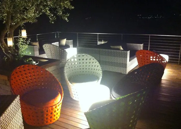 Veranda Beach Lägenhet Pianello Del Lario